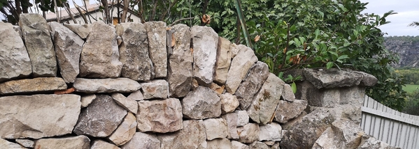 mur en pierre sèche