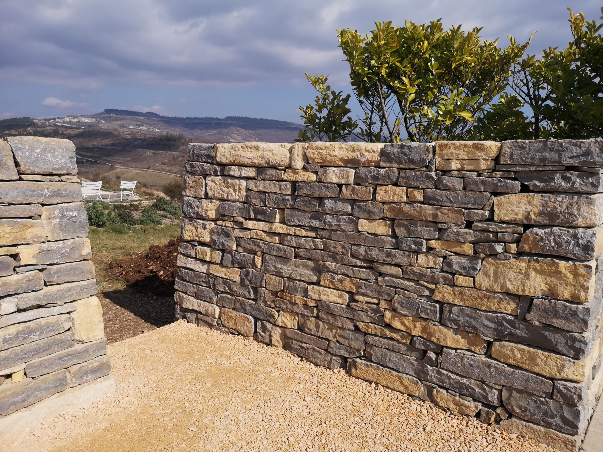 Artisan spécialiste en constructions en pierre seche en ardeche — free download